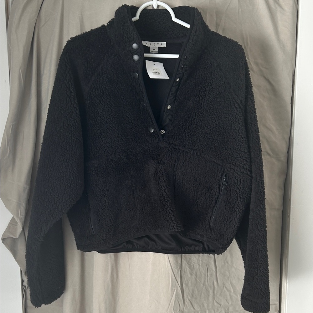 HYFVE Black Teddy Jacket.-NEW- Size Medium.